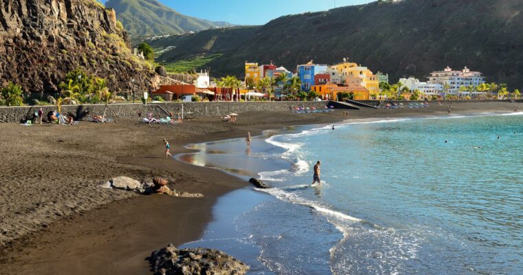 playa puerto de tazacorte en la Palma
