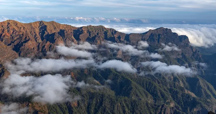 Descubre el impresionante Roque de los Muchachos en La Palma – La cima más alta de la isla