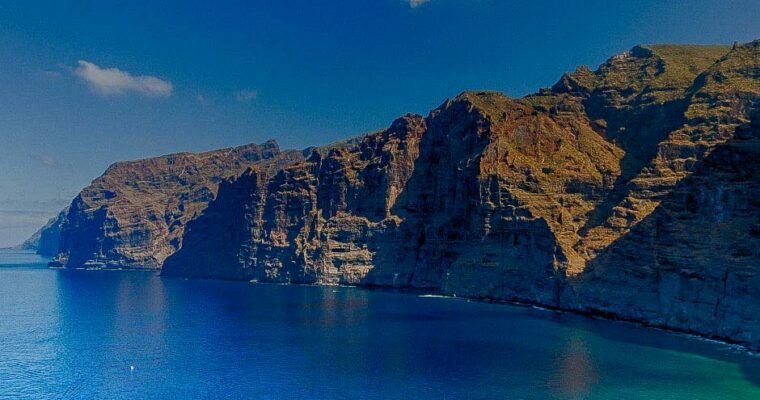 Descubre la impresionante belleza de los Acantilados de Los Gigantes en Tenerife