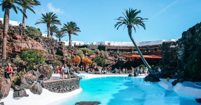 Descubre la ruta de César Manrique en Lanzarote: un recorrido imprescindible por el legado del artista
